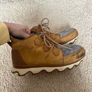 Sorel kinetic caribou boot